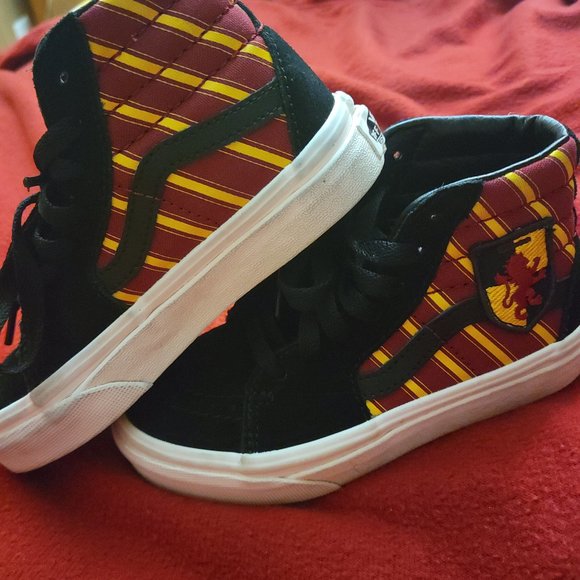 Vans x Harry Potter Gryffindor Sk8-Hi - Picture 5 of 6